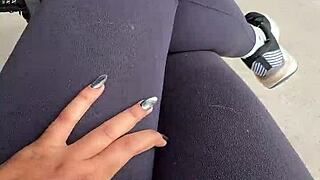 no aguanto más, me meto al market a masturbar mi pussy jugosa y gaping sola