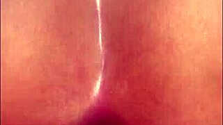 my stepsister sucks it and i cum on her