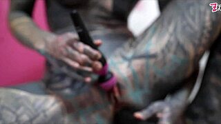 Workwear anal stretching solo makes her gape and squirt