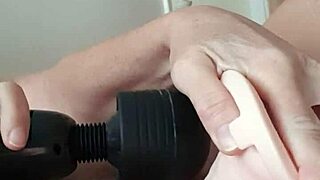 earlly morning squirting hits hard!! 💦