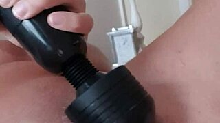 earlly morning squirting hits hard!! 💦