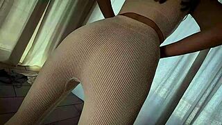 18 years old gigi and you go to a inn together and she suck mans cock for the first time in her life