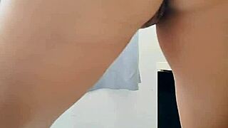 Vazou video of the teen dancing on her webcam