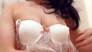 amateur slut solo masturbation with toys