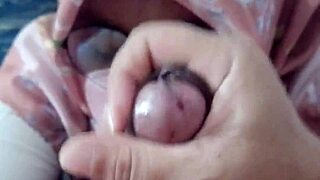 tante riani sepong kontol dan menikmatiny 18+a