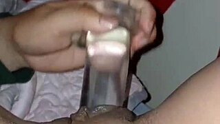 Ayudo a mi hermanastra a masturbarse