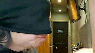 Mamando verga me trago toda su leche