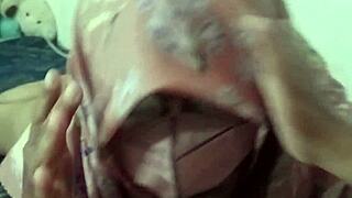tante riani sepong kontol dan menikmatiny 18+a
