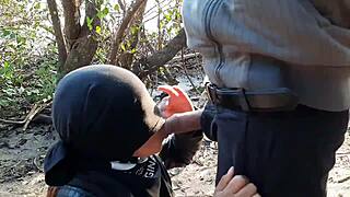 boquete no manguezal proximo da praia com creampie