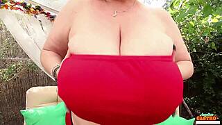 bbw samantha gets licked by mature lesbians