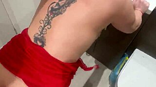 fuck my neighbor hard finish on her tits