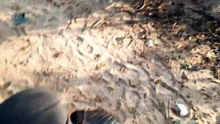 boquete no manguezal proximo da praia com creampie