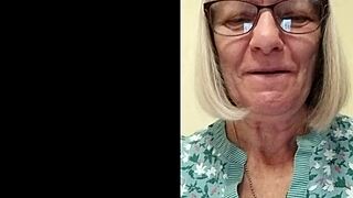 Housewife knocks one out