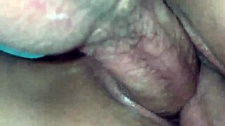 Mi amigo le hace un anal a mi novia y le llena el ano de semen