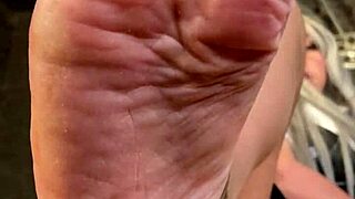 i wiggle my pretty bare toes near your face
