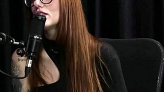 Latina strips and shows all on camera