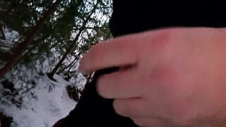 Chubby mature flashes body outside in cold weather