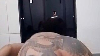 Biamorenamg squirt e muito cuzinho