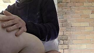 I fuck a curvy girl in the abandoned house